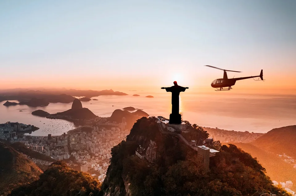 Voo de helicóptero no Rio